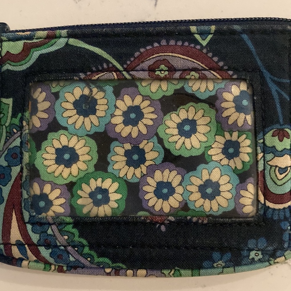 Vera Bradley change purse with sleeve for ID excellent used condition - Picture 3 of 5